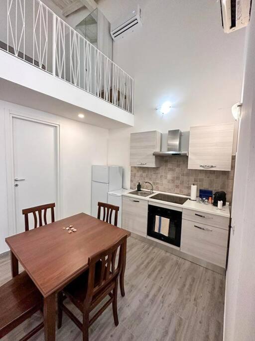 Holiday House Shantu Катанія Екстер'єр фото
