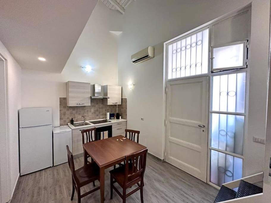 Holiday House Shantu Катанія Екстер'єр фото